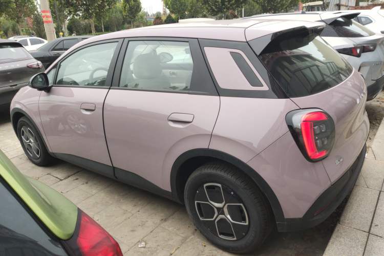 Used AION UT 2025 330 Starlight Edition Exterior 3