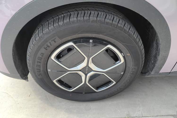 Used AION UT 2025 330 Starlight Edition Exterior 4