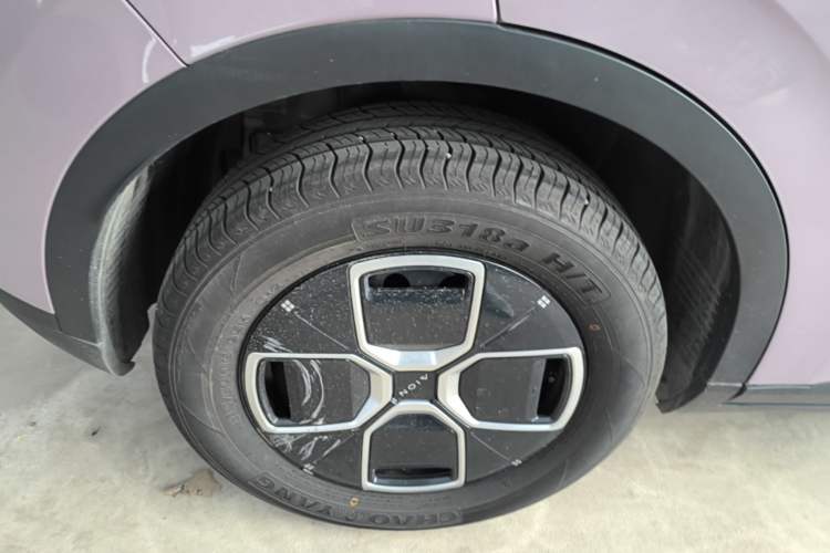 Used AION UT 2025 330 Starlight Edition Exterior 5