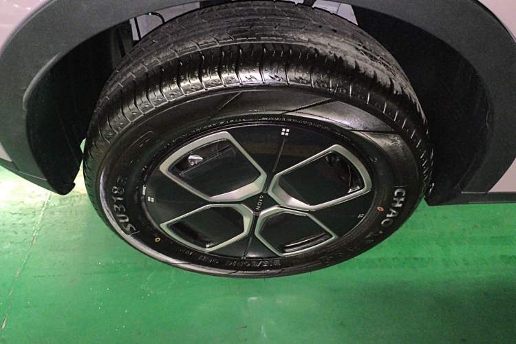 Used AION UT 2025 330 Starlight Edition Exterior 5
