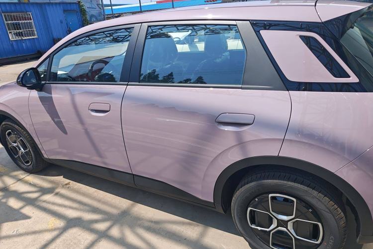 Used AION UT 2025 330 Starlight Edition Exterior 5
