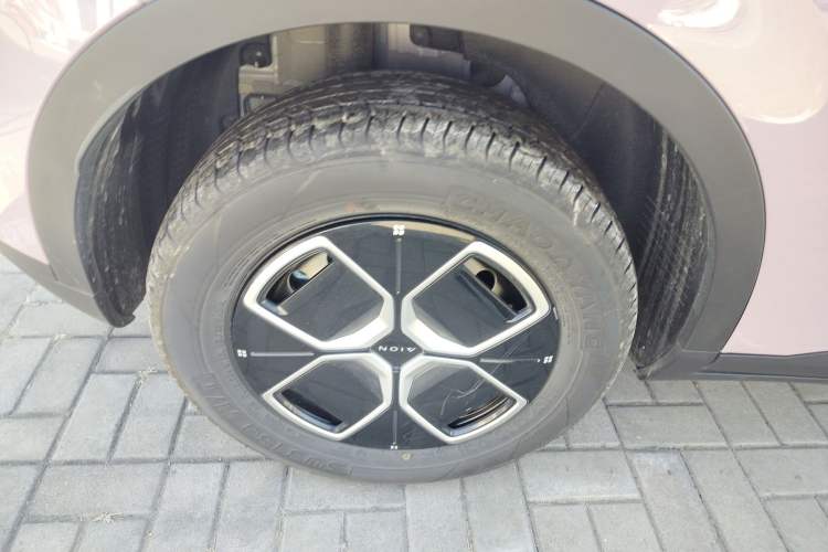 Used AION UT 2025 330 Starlight Edition Exterior 8
