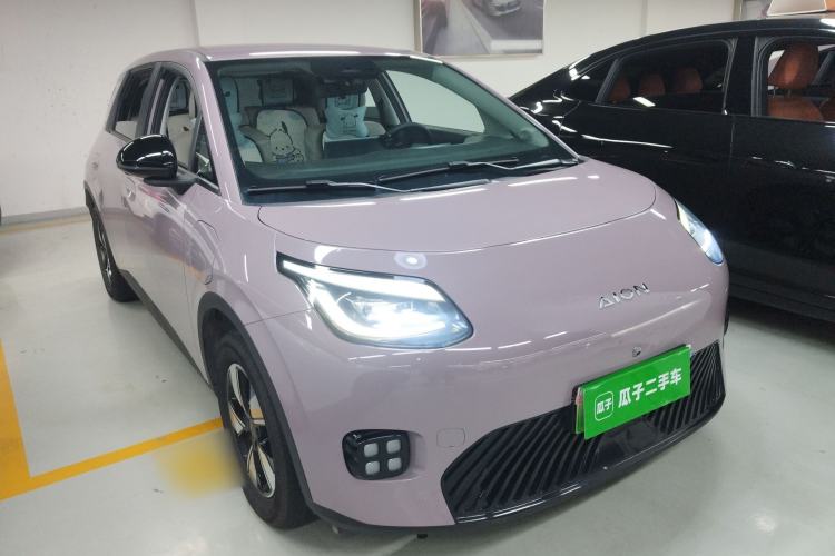 Used AION UT 2025 420 Intelligent Luxury Edition Front Right 45 Deg