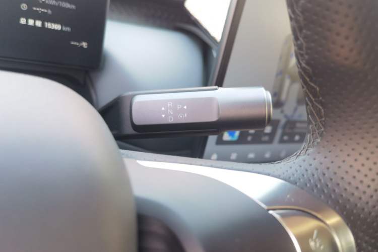 Used AION UT 2025 420 Intelligent Luxury Edition Gear Lever