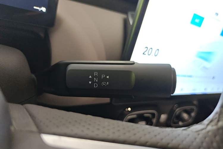Used AION UT 2025 420 Intelligent Luxury Edition Gear Lever