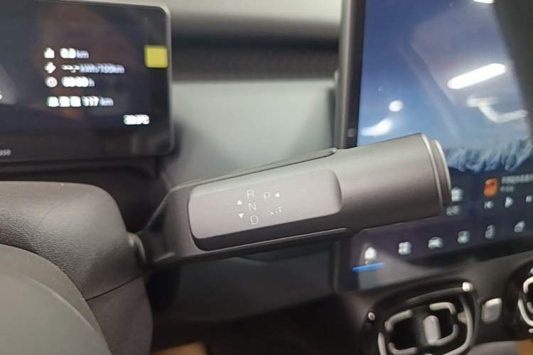 Used AION UT 2025 330 Starlight Edition Gear Lever