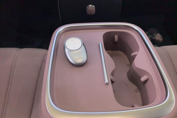 Used AION UT 2025 330 Starlight Edition Gear Lever