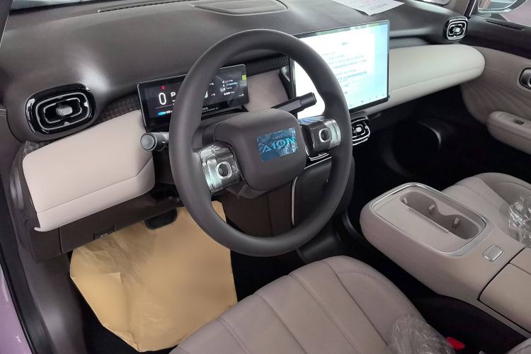 Used AION UT 2025 330 Starlight Edition Interior 3