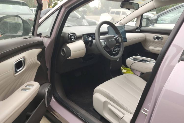 Used AION UT 2025 330 Starlight Edition Interior 3