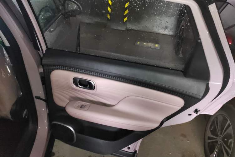 Used AION UT 2025 330 Star Edition Interior 6