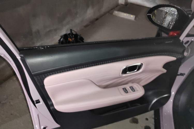 Used AION UT 2025 330 Star Edition Interior 7