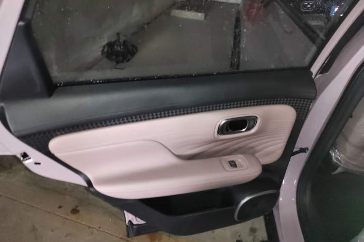 Used AION UT 2025 330 Star Edition Interior 8