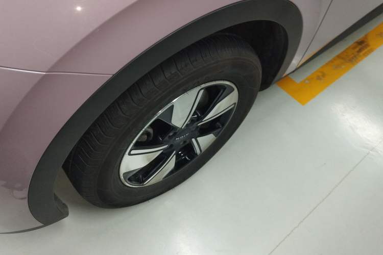 Used AION UT 2025 420 Intelligent Luxury Edition Left Front Wheel Hub