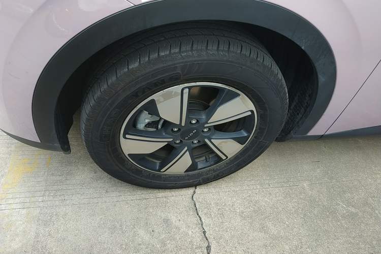 Used AION UT 2025 420 Intelligent Luxury Edition Left Front Wheel Hub