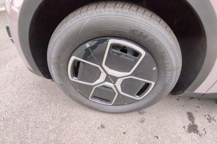 Used AION UT 2025 330 Starlight Edition Left Front Wheel Hub