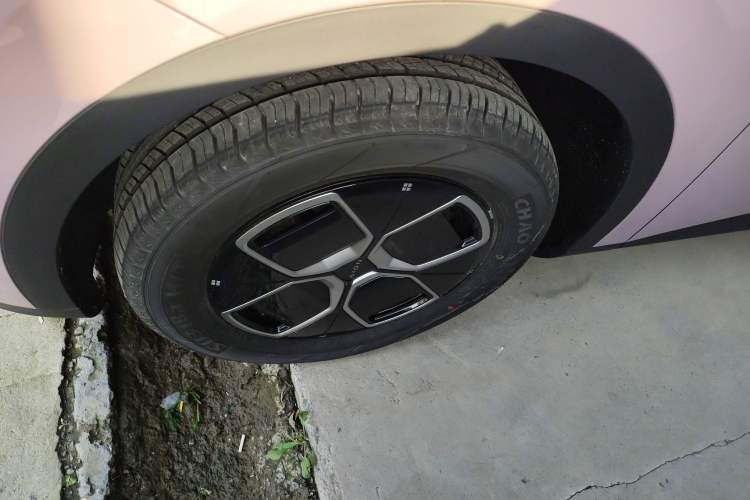 Used AION UT 2025 330 Starlight Edition Left Front Wheel Hub