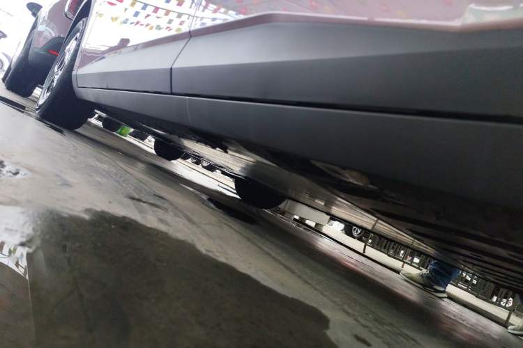 Used AION UT 2025 330 Starlight Edition Left Side Sill