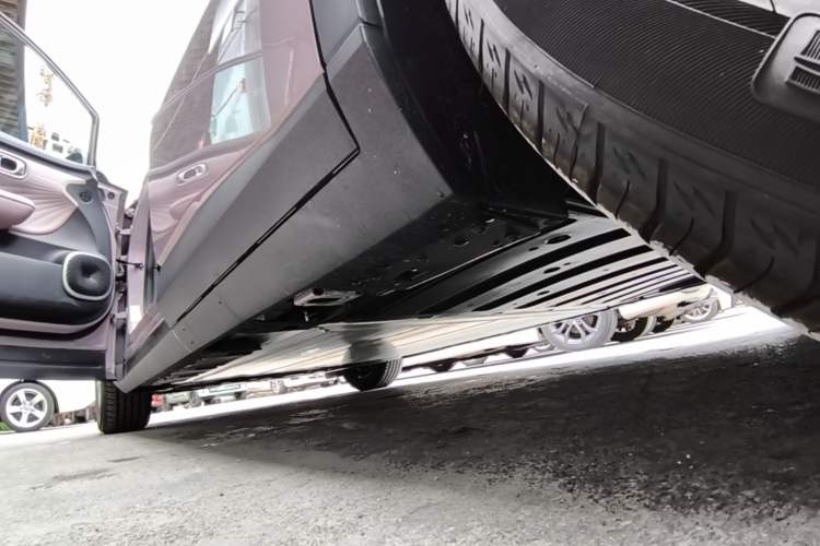 Used AION UT 2025 330 Starlight Edition Left Side Sill