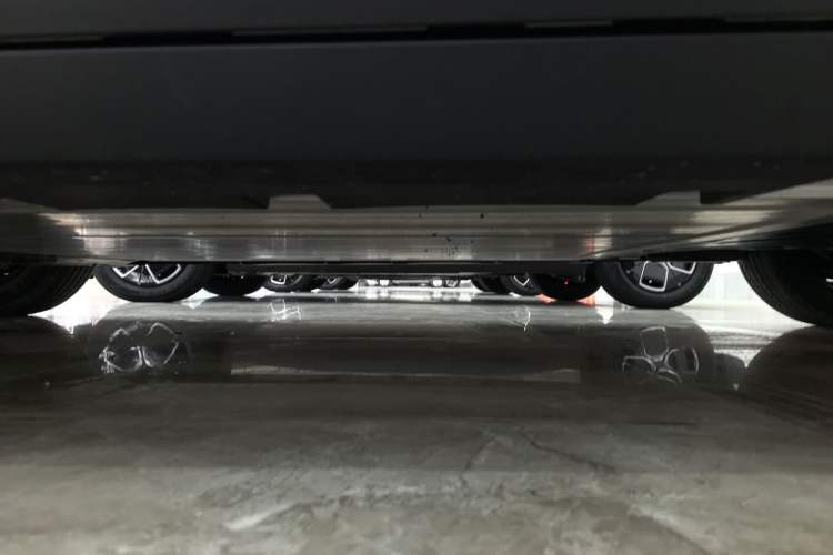 Used AION UT 2025 330 Starlight Edition Left Side Sill