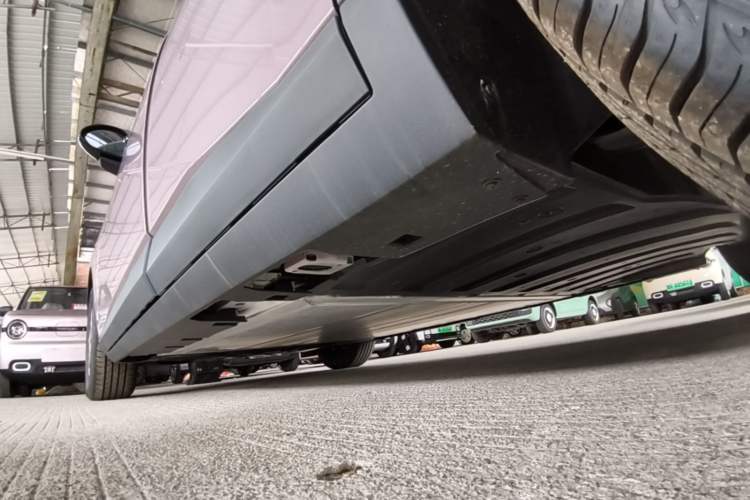 Used AION UT 2025 330 Starlight Edition Left Side Sill
