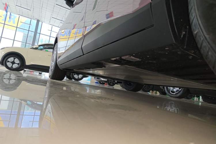 Used AION UT 2025 330 Starlight Edition Left Side Sill
