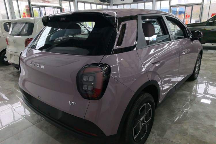 Used AION UT 2025 330 Starlight Edition Rear Right 45 Deg