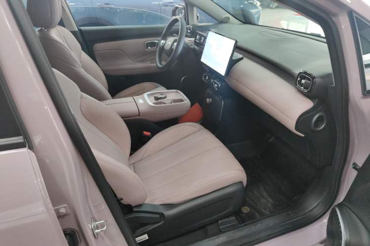 Used AION UT 2025 420 Intelligent Luxury Edition Right Front Seat