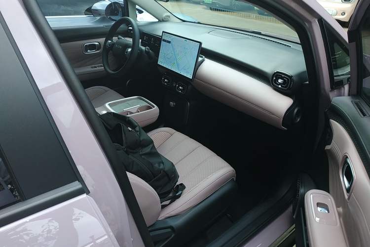 Used AION UT 2025 420 Intelligent Luxury Edition Right Front Seat
