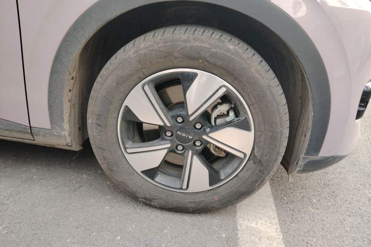 Used AION UT 2025 420 Intelligent Luxury Edition Right Front Wheel Hub