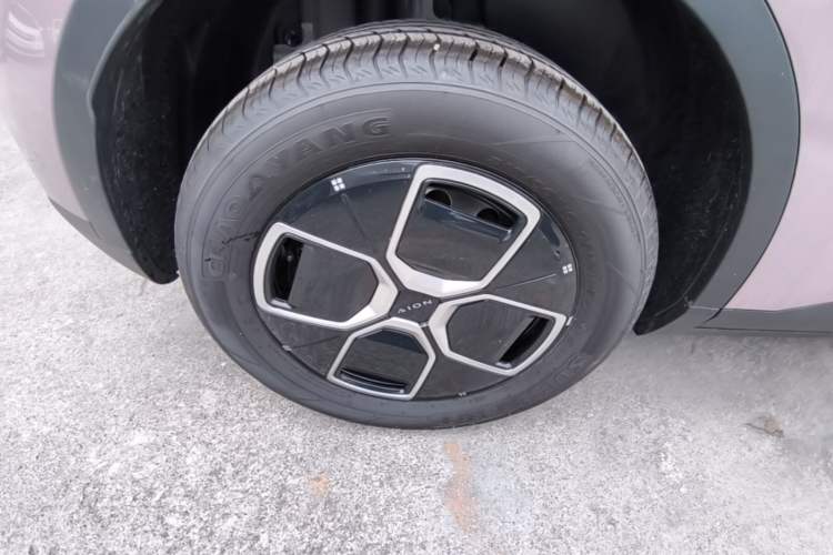 Used AION UT 2025 330 Starlight Edition Right Rear Wheel Hub