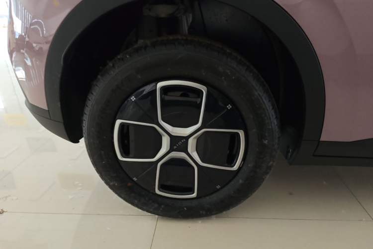 Used AION UT 2025 330 Starlight Edition Right Rear Wheel Hub