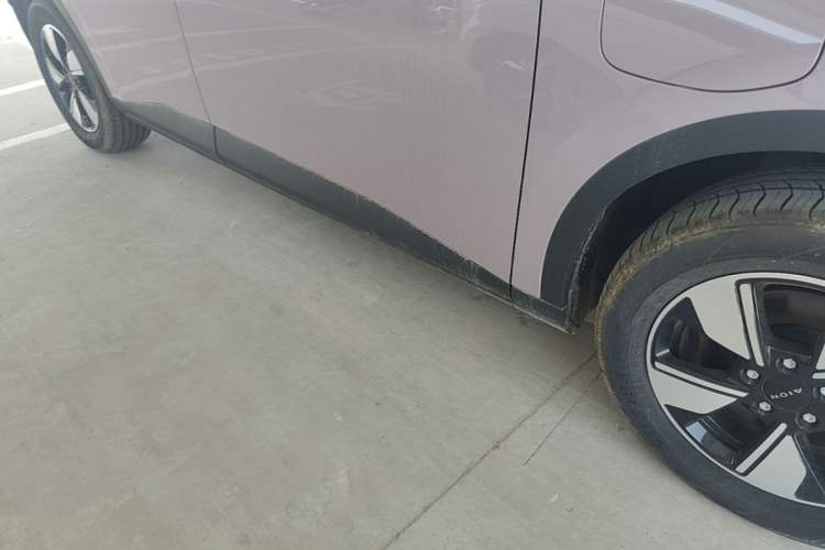 Used AION UT 2025 420 Intelligent Luxury Edition Right Side Sill