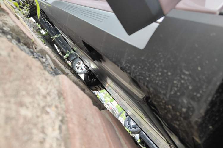 Used AION UT 2025 330 Starlight Edition Right Side Sill