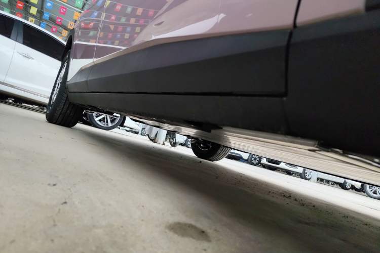 Used AION UT 2025 330 Starlight Edition Right Side Sill