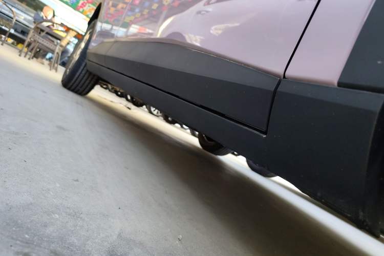 Used AION UT 2025 330 Starlight Edition Right Side Sill