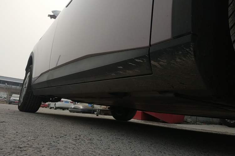 Used AION UT 2025 330 Starlight Edition Right Side Sill