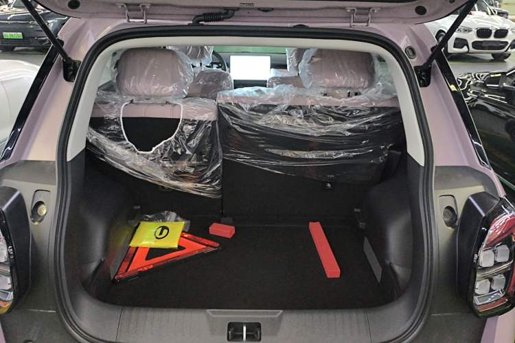 Used AION UT 2025 330 Starlight Edition Trunk
