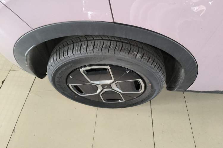 Used AION UT 2025 330 Starlight Edition Right Rear Wheel Hub