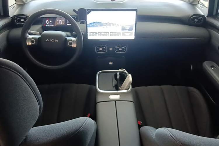 Used AION UT 2025 330 Starlight Edition Center Console