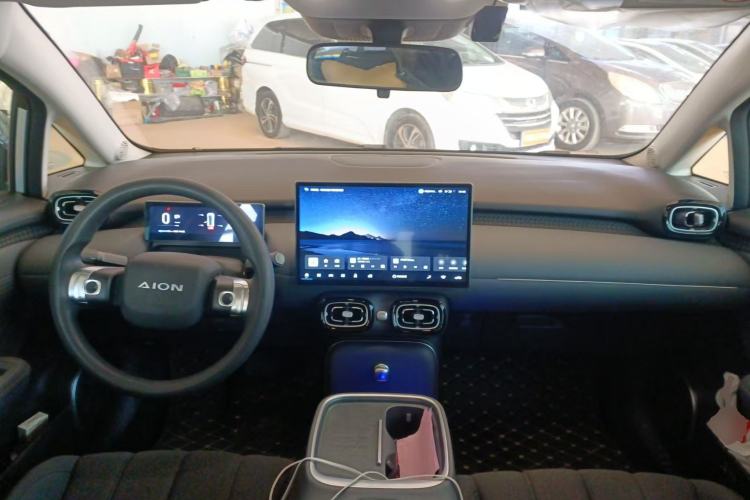 Used AION UT 2025 330 Star Edition Center Console