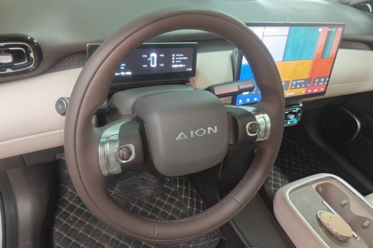 Used AION UT 2025 420 Prestige Edition Center Console