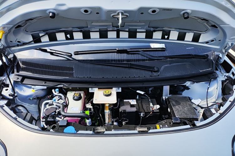 Used AION UT 2025 420 Smart Edition Engine Bay