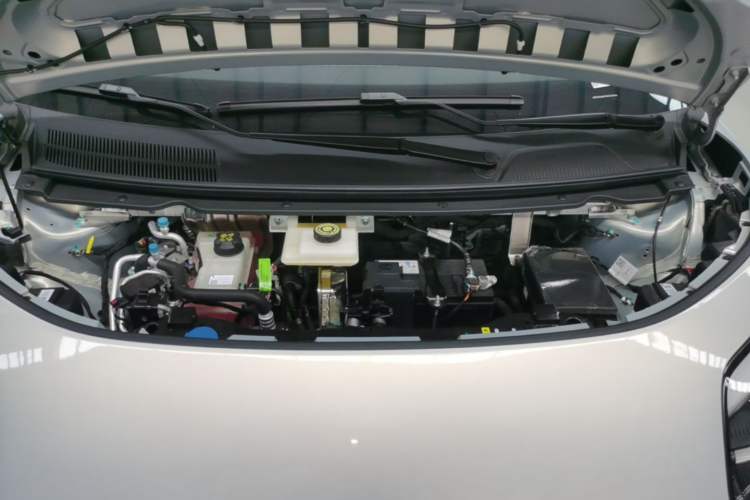 Used AION UT 2025 420 Smart Edition Engine Bay