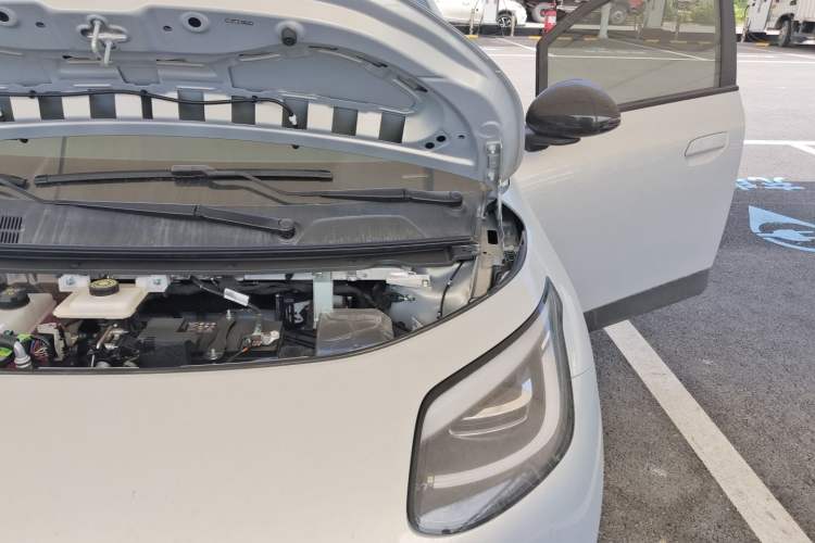 Used AION UT 2025 330 Starlight Edition Engine Bay Left