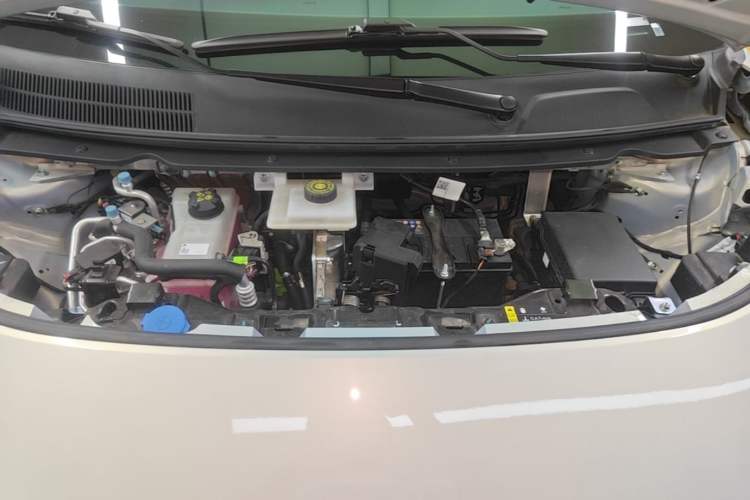 Used AION UT 2025 420 Prestige Edition Engine Bay