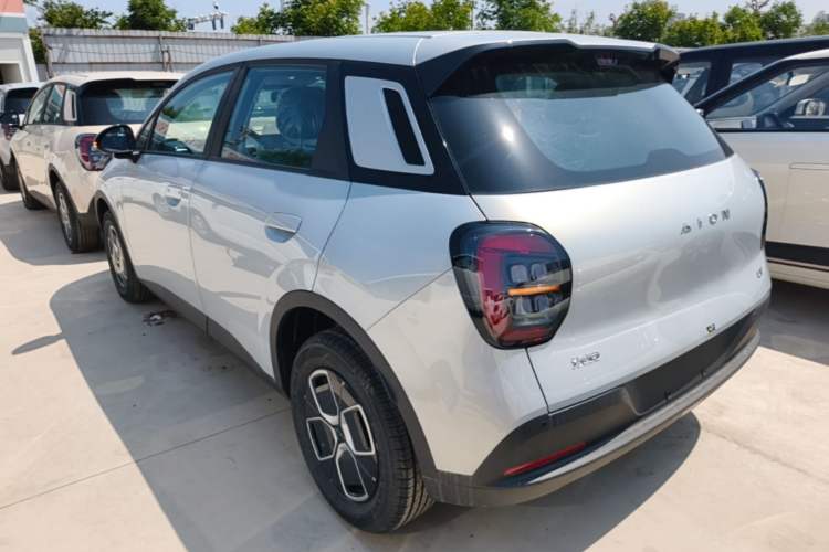 Used AION UT 2025 330 Starlight Edition Exterior 2