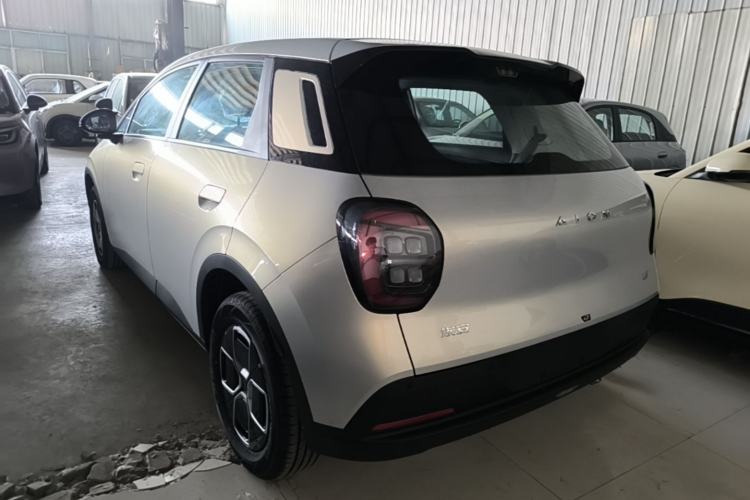 Used AION UT 2025 330 Starlight Edition Exterior 2