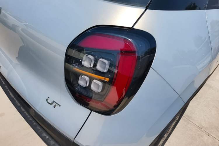 Used AION UT 2025 330 Starlight Edition Exterior 3