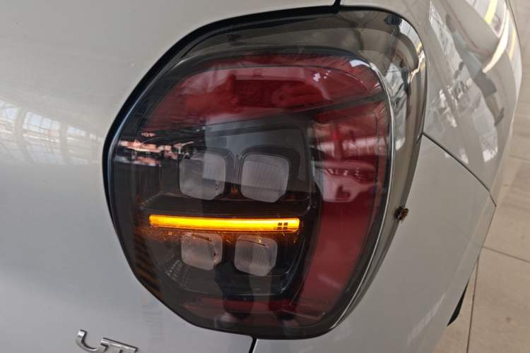 Used AION UT 2025 330 Starlight Edition Exterior 3