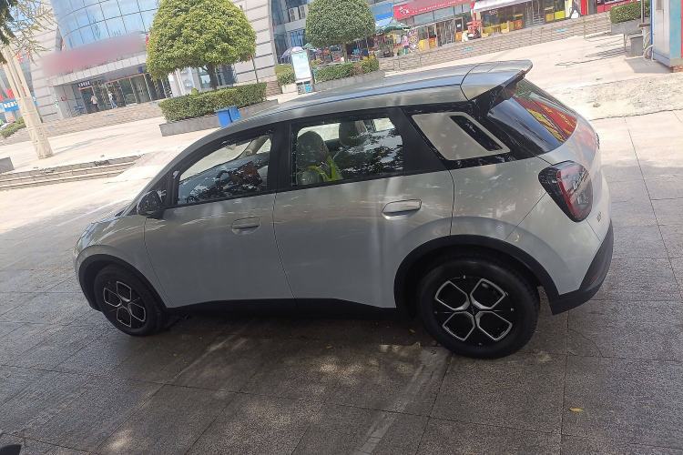 Used AION UT 2025 420 Smart Edition Exterior 3